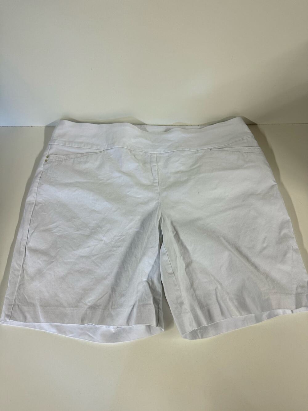 Attire New York Woman’s Plus Size 20W White Shorts Active Wear Stretchy
